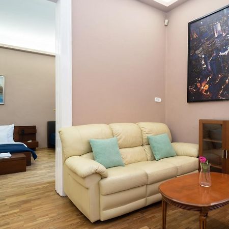 Kiraly Central Apartment With Free Parking And Ac บูดาเปสต์ ภายนอก รูปภาพ