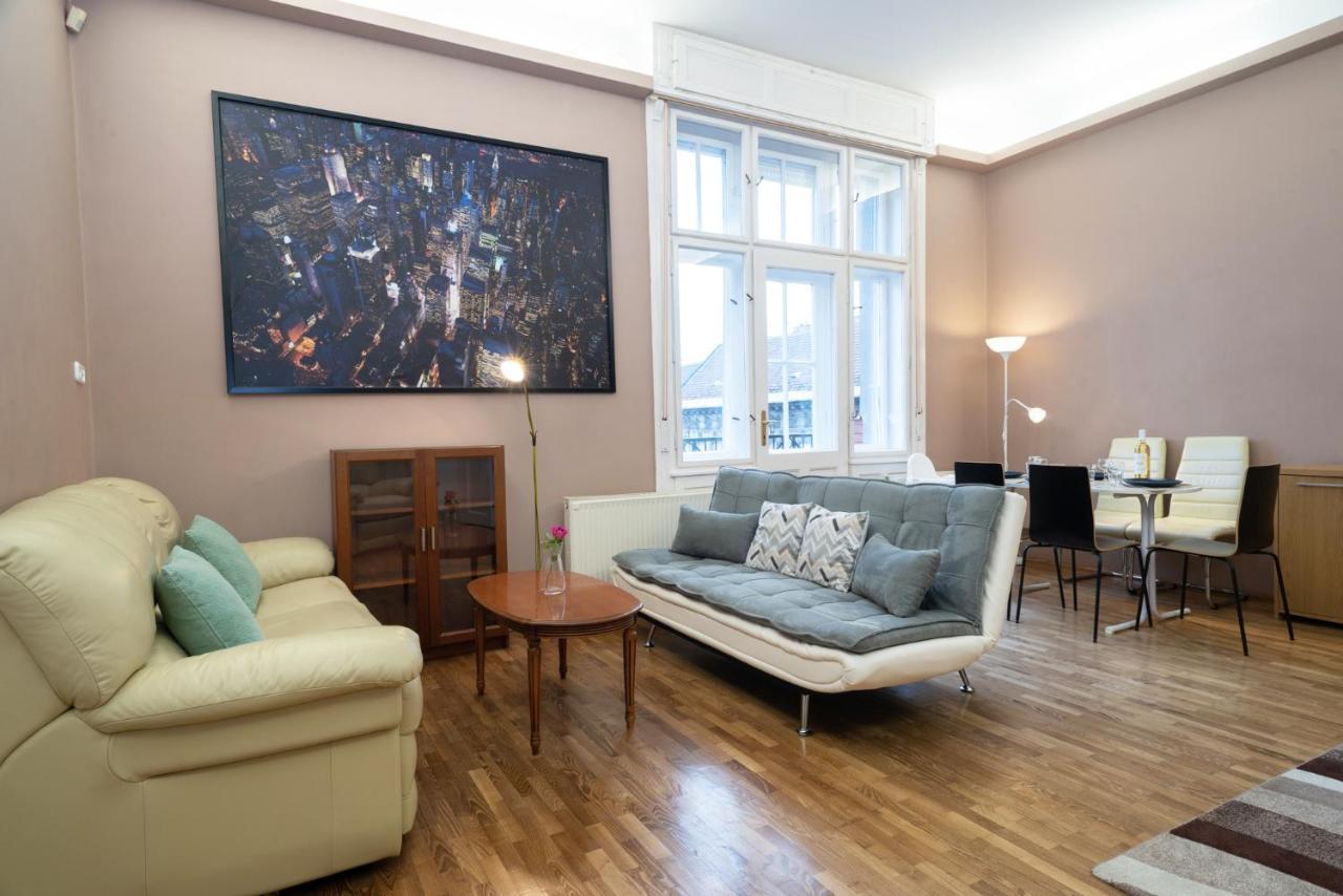 Kiraly Central Apartment With Free Parking And Ac บูดาเปสต์ ภายนอก รูปภาพ